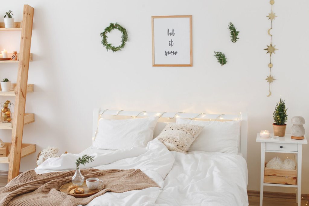 Kleine Schlafzimmer einrichten: Diese Farben machen den Raum noch enger