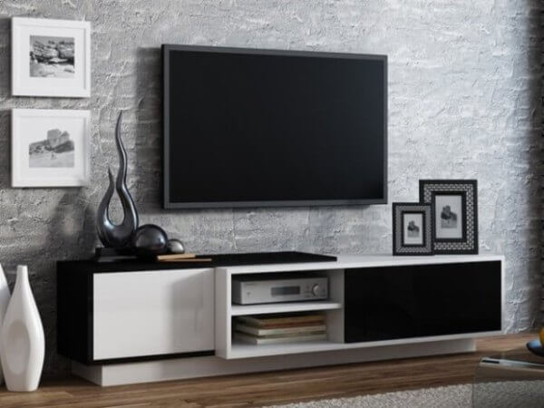 Wie weit sollte der Fernseher vom Bett entfernt sein: Normen und Empfehlungen