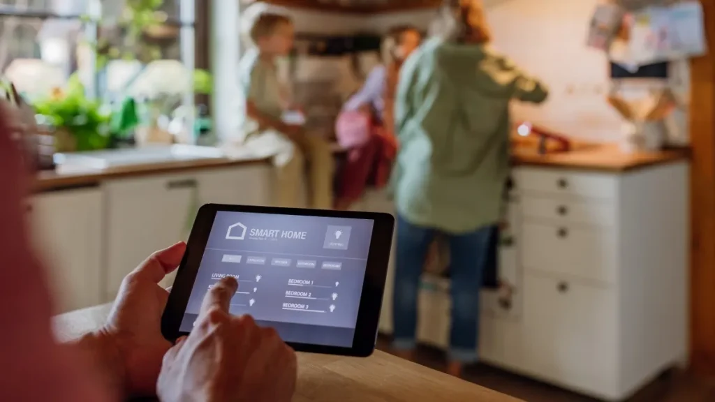 Smart Home nachrüsten: Möglichkeiten, Kosten und typische Fehler