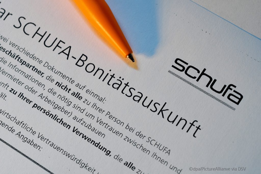 Schufa-Auskunft 2026: Kostenlos beantragen, Score verbessern und falsche Einträge löschen