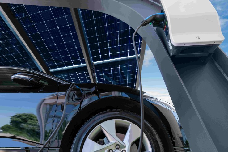 Solar-Carport 2026: Photovoltaik über dem Auto — Kosten und Genehmigung