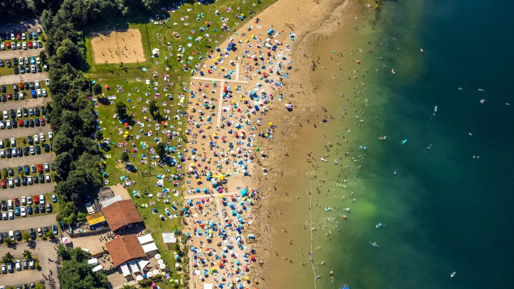 Düsseldorf 2026: die schönsten Seen, Strandbäder und Routen für heiße Tage