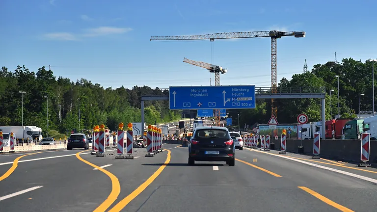 Wochenendverkehr in Deutschland: Auf diesen Autobahnen drohen lange Verzögerungen Wochenendverkehr in Deutschland: Auf diesen Autobahnen drohen lange Verzögerungen