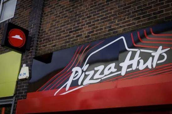 Pizza Hut vor dem Eigentümerwechsel: Wer die Restaurantkette für 2,7 Milliarden Dollar kauft Pizza Hut vor dem Eigentümerwechsel: Wer die Restaurantkette für 2,7 Milliarden Dollar kauft