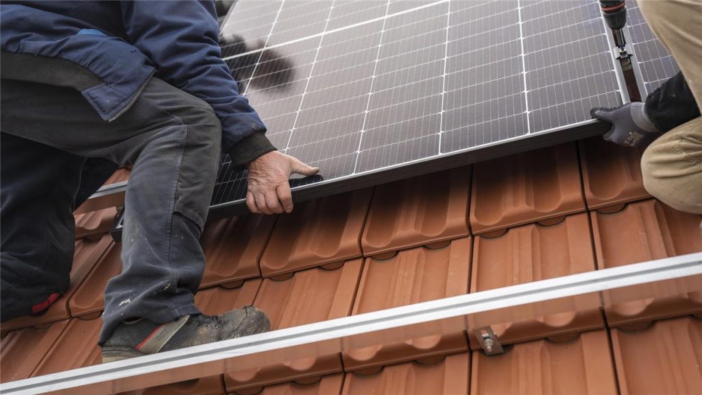 Solarspeicher 2026: Lohnt sich der Stromspeicher zur PV-Anlage?