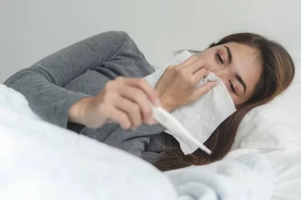 Adenoviren 2026: Symptome, Übertragung und Behandlung 