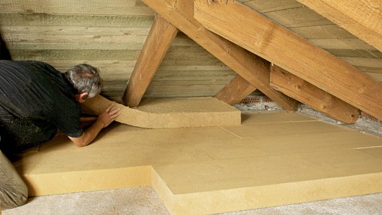 Oberste Geschossdecke dämmen 2026: GEG-Pflicht und Anleitung
