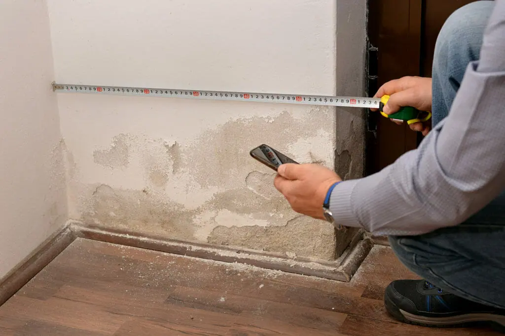 Wasserschaden im Haus 2026: Sofortmaßnahmen, Versicherung und Sanierung