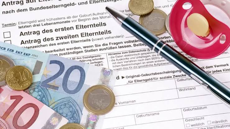 Elternzeit 2026 beantragen: Fristen, Splitting und Rückkehr in den Job