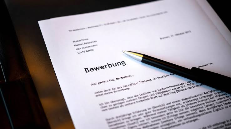 Bewerbung schreiben 2026 in Deutschland: Aufbau, Anschreiben und Lebenslauf
