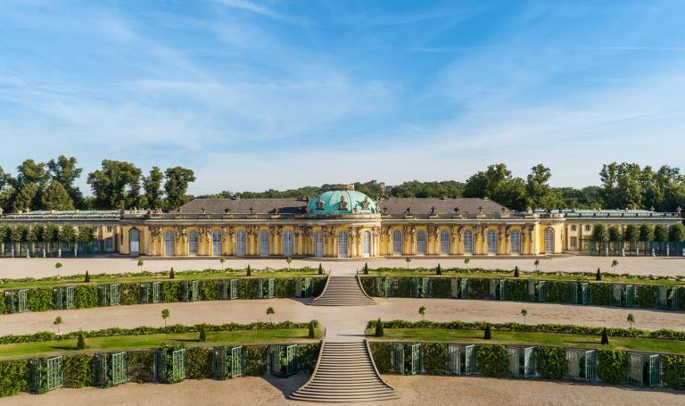 Welche 10 Städte Deutschlands sind architektonisch besonders bedeutendund warum gehört Potsdam dazu?