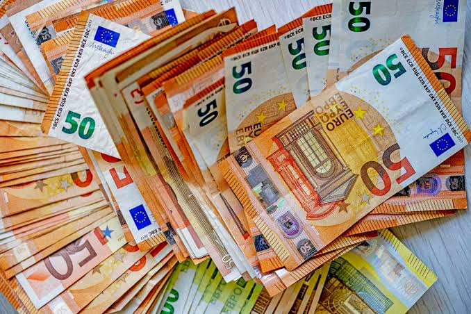 Gehalt in Deutschland 2026: Durchschnitt, Branchenund Verhandlung